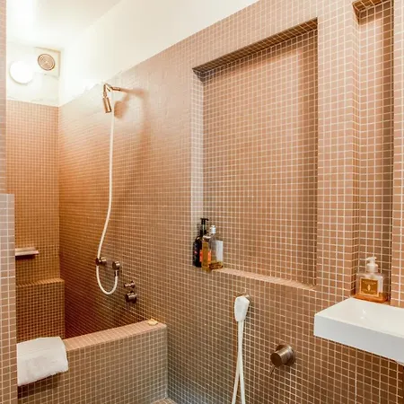 Superb Studio With Mezzanine And A Terrace - - Welkeys * פריז